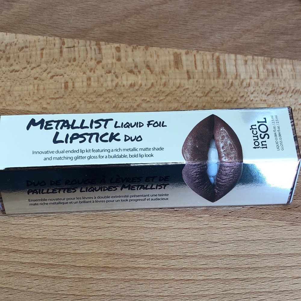 Touch in Sol lipstick duo